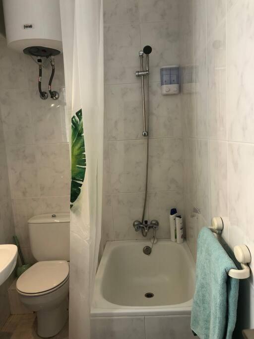 Apartamento Sol Y Luna Almeria Bagian luar foto